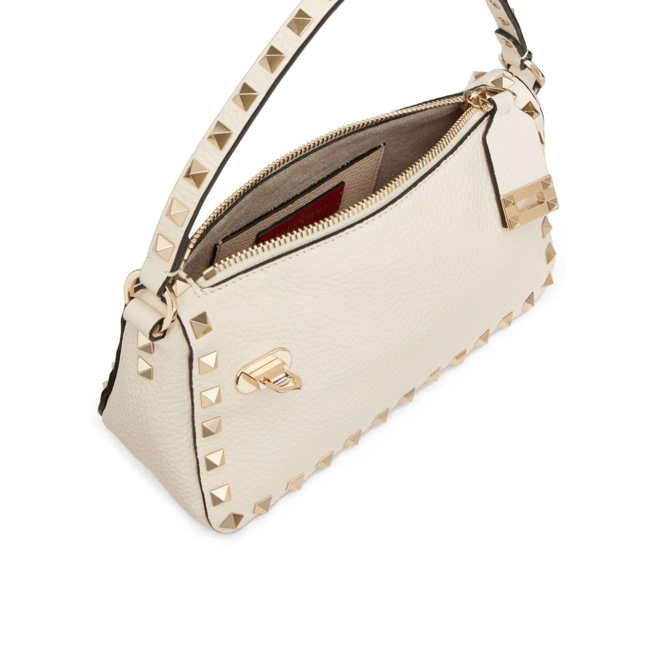 Front view with bag zipped and handles upright.