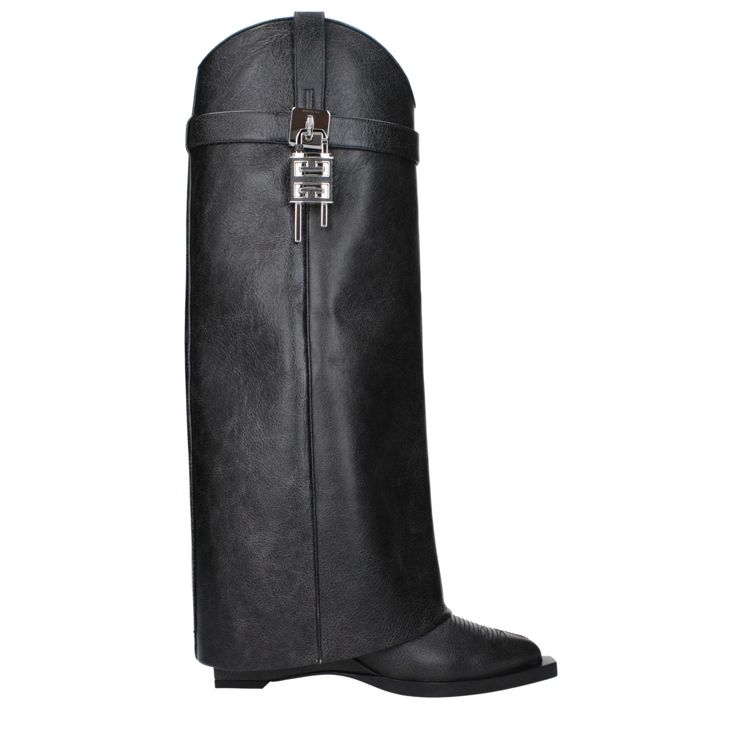 Front view with bag zipped and handles upright.